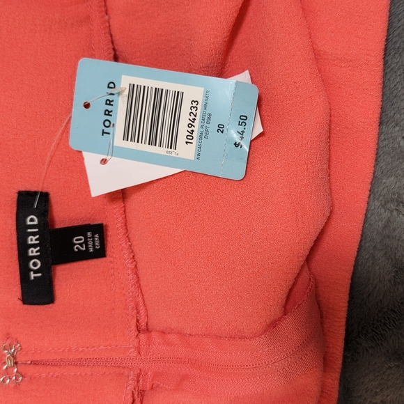 NWT Torrid Coral Pleated Mini Skirt Size 20 - Picture 3 of 4